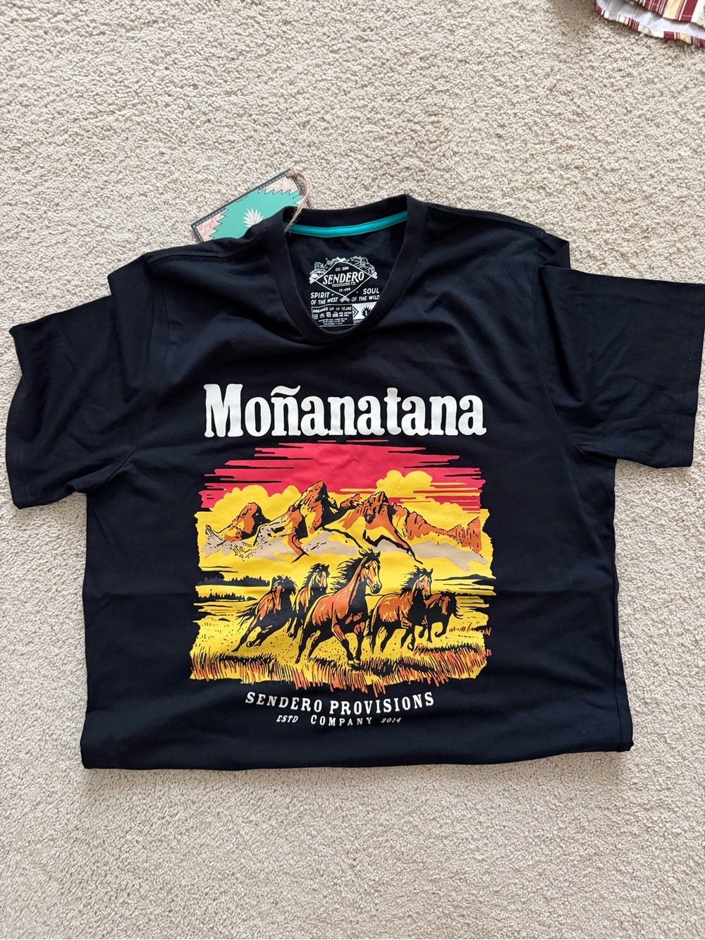 Sendero Moñanatana Graphic Tee - Black with Yellow & Red Print